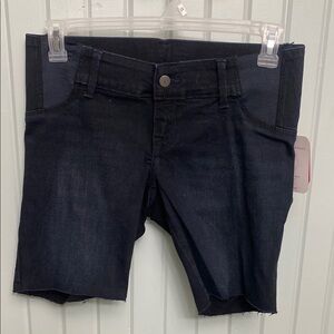 Isabel maternity by Ingrid and Isabel size 4 black jean Bermuda shorts maternity